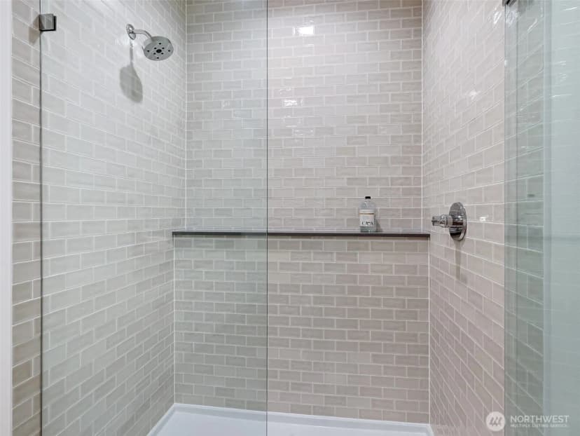 Property photo for 8128 12th Avenue Sw #a, Seattle photo 11