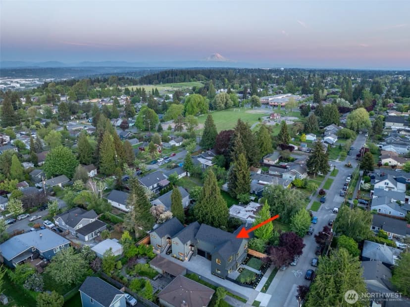 Property photo for 8128 12th Avenue Sw #a, Seattle photo 20