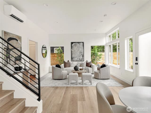 Property photo for 8128 12th Avenue Sw #a, Seattle photo 4