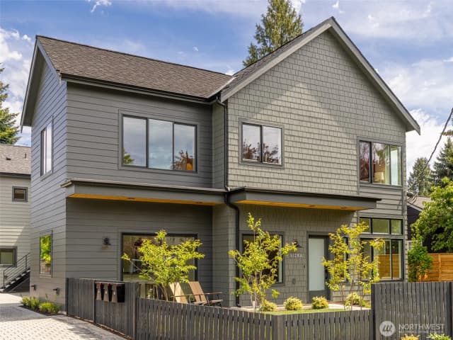 Property photo for 8128 12th Avenue Sw #a, Seattle photo 3