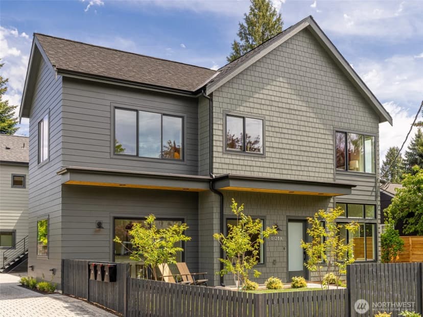 Property photo for 8128 12th Avenue Sw #a, Seattle photo 3