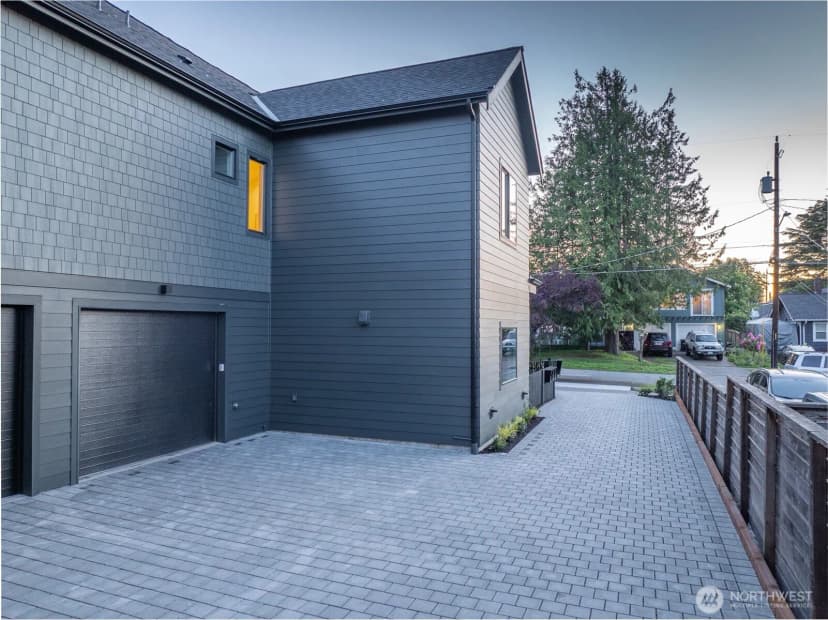Property photo for 8128 12th Avenue Sw #a, Seattle photo 18