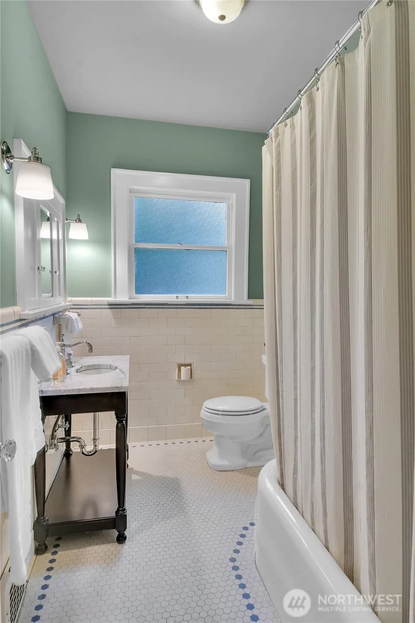 Property photo for 110 Smith Street, Seattle photo 15