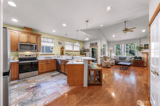 Property photo for 1759 Grand Avenue, Mount Vernon photo 4