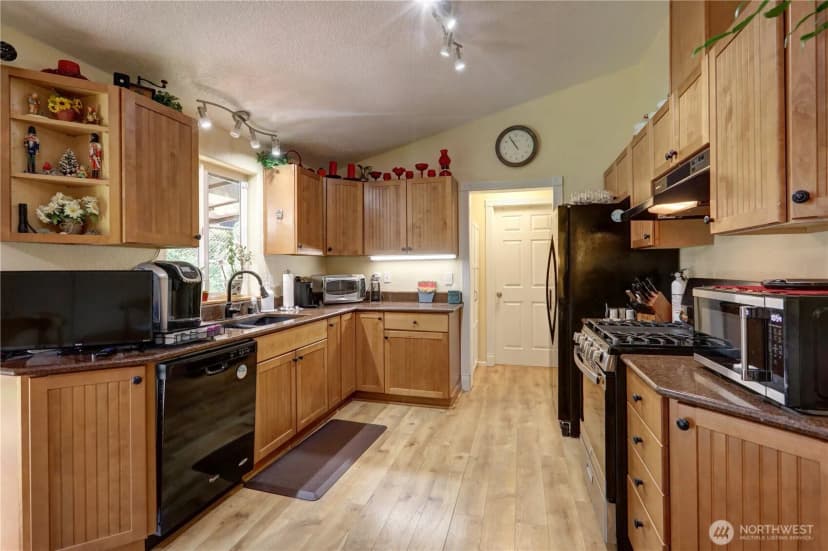 Property photo for 1720 E Saint Andrews Drive N, Shelton photo 7