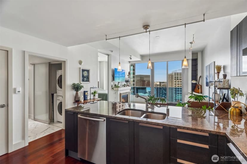 Property photo for 737 Olive Way #3701, Seattle photo 15