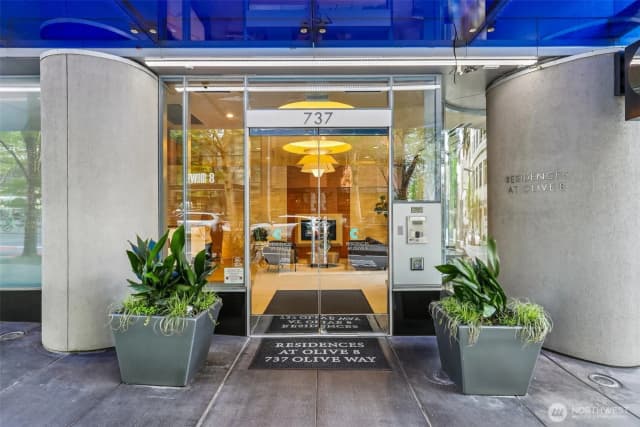 Property photo for 737 Olive Way #3701, Seattle photo 2