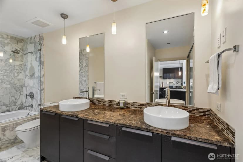 Property photo for 737 Olive Way #3701, Seattle photo 23