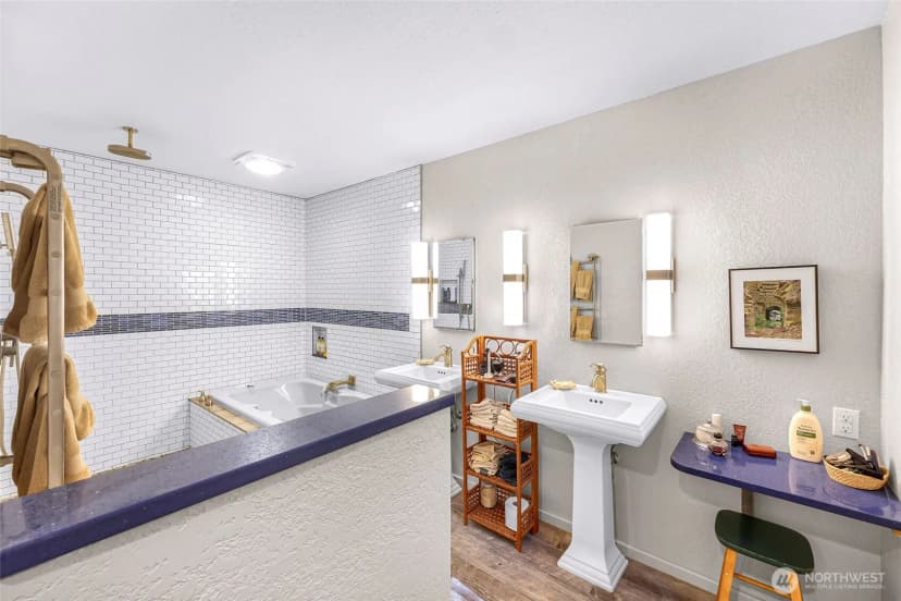 Property photo for 6874 Golf View Drive, Lynden photo 17