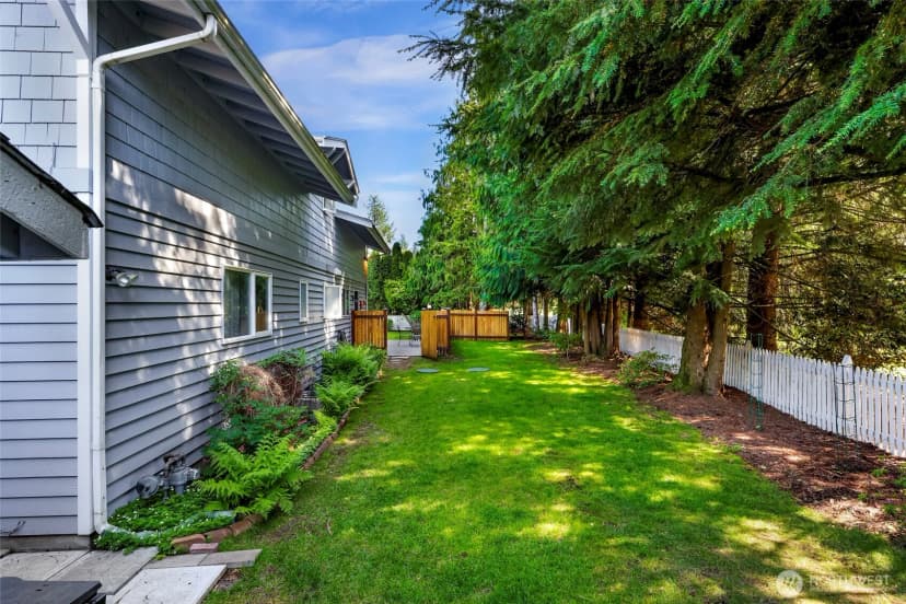 Property photo for 6874 Golf View Drive, Lynden photo 33