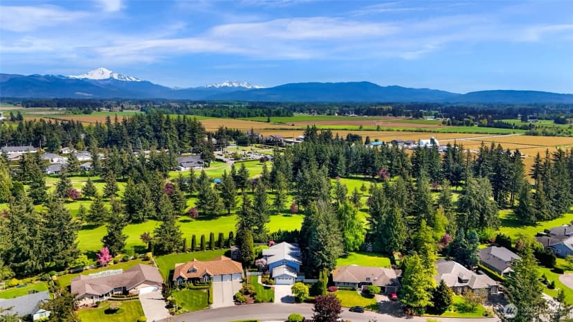 Property photo for 6874 Golf View Drive, Lynden photo 35