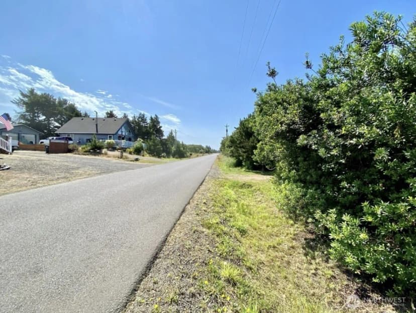 Property photo for 525 Sand Dune Avenue Sw, Ocean Shores photo 12