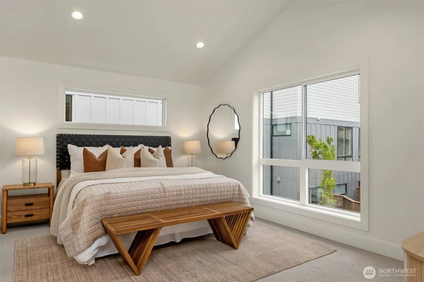 Property photo for 4411 2nd Avenue Ne, Seattle photo 6