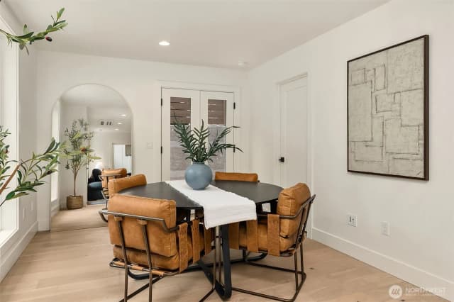 Property photo for 4411 2nd Avenue Ne, Seattle photo 5