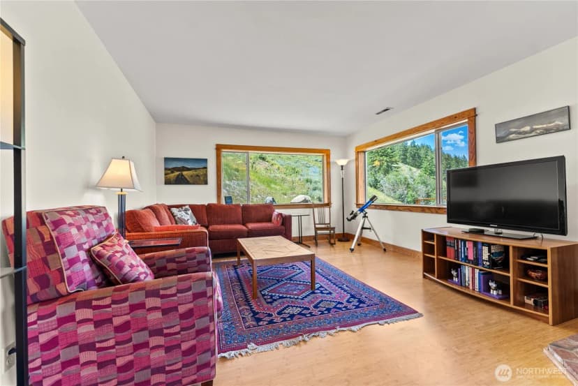 Property photo for 427 Rendezvous Road, Winthrop photo 13