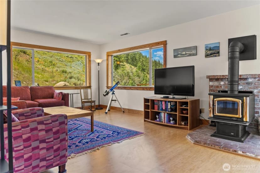 Property photo for 427 Rendezvous Road, Winthrop photo 15