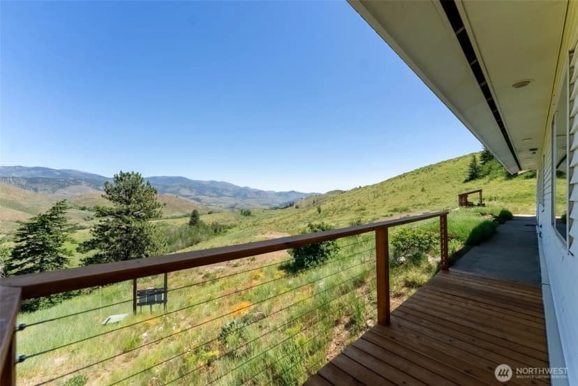 Property photo for 427 Rendezvous Road, Winthrop photo 9
