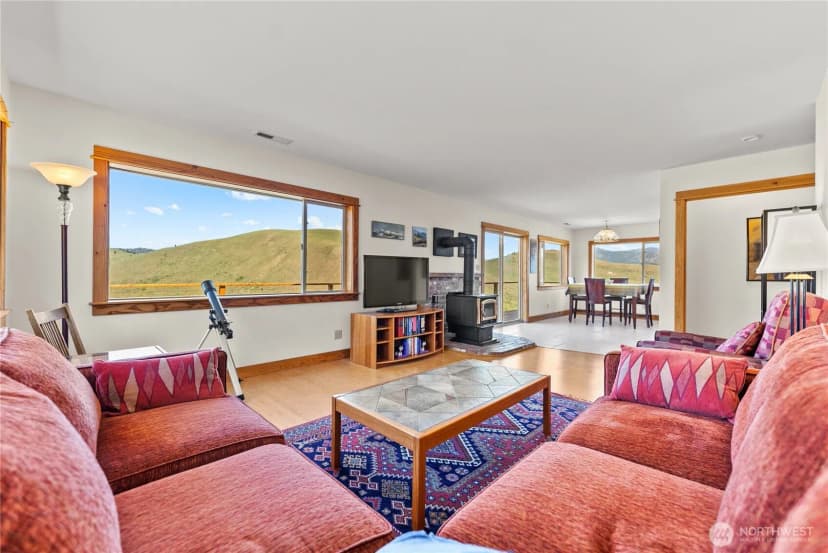 Property photo for 427 Rendezvous Road, Winthrop photo 10