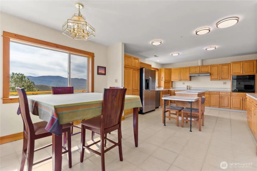 Property photo for 427 Rendezvous Road, Winthrop photo 19