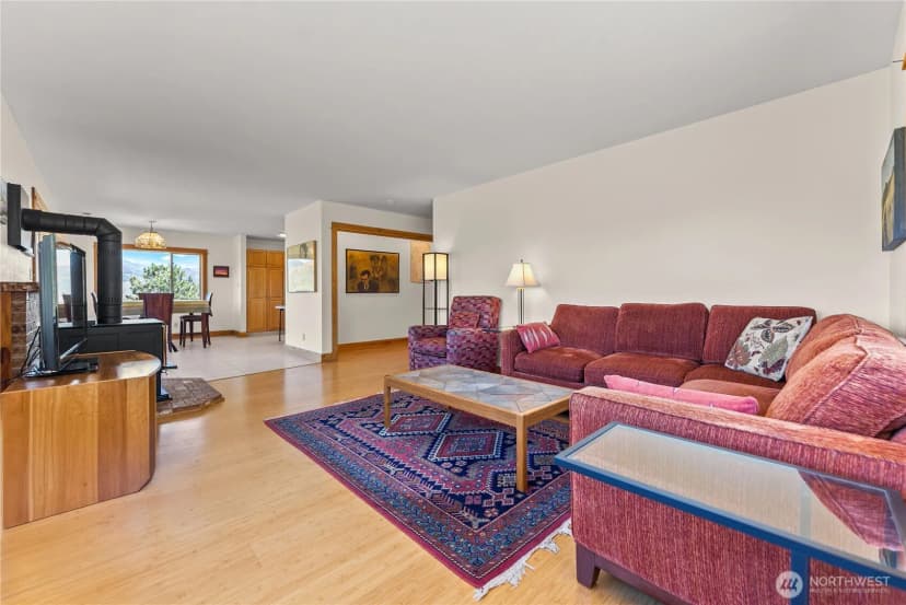 Property photo for 427 Rendezvous Road, Winthrop photo 11