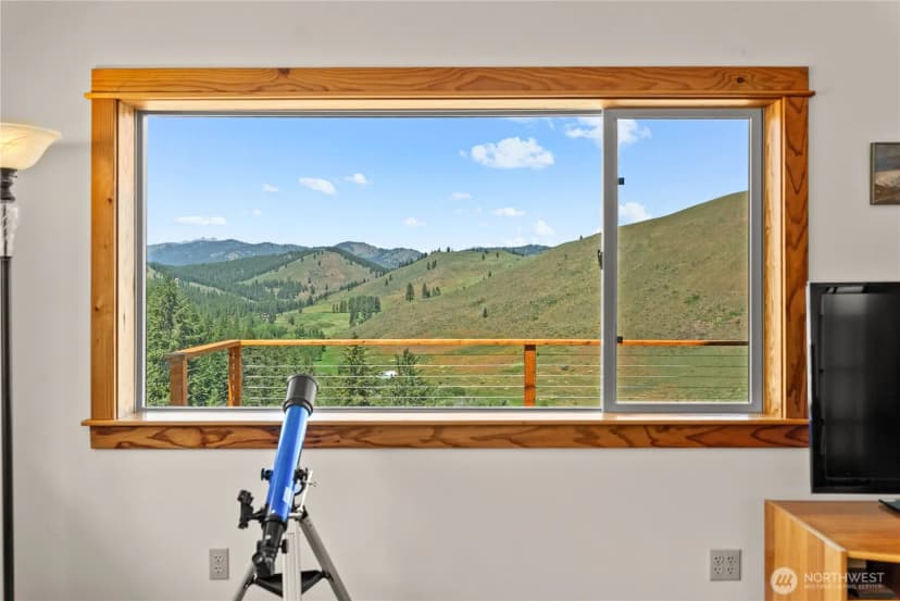Property photo for 427 Rendezvous Road, Winthrop photo 14
