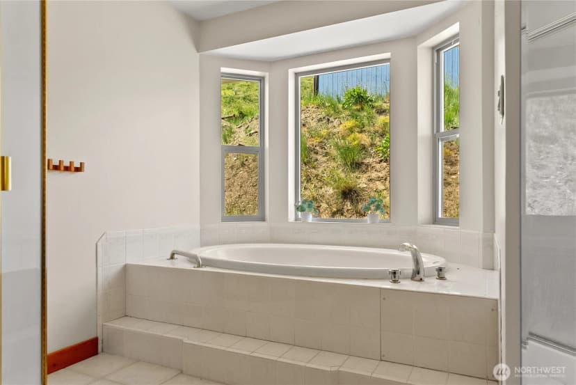 Property photo for 427 Rendezvous Road, Winthrop photo 28