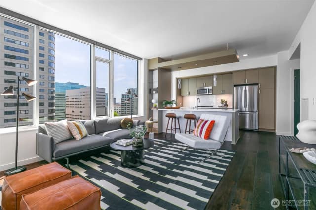 Property photo for 1321 Seneca Street #1303, Seattle photo 4