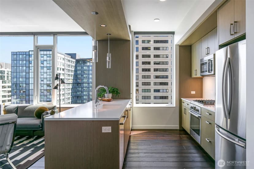 Property photo for 1321 Seneca Street #1303, Seattle photo 6
