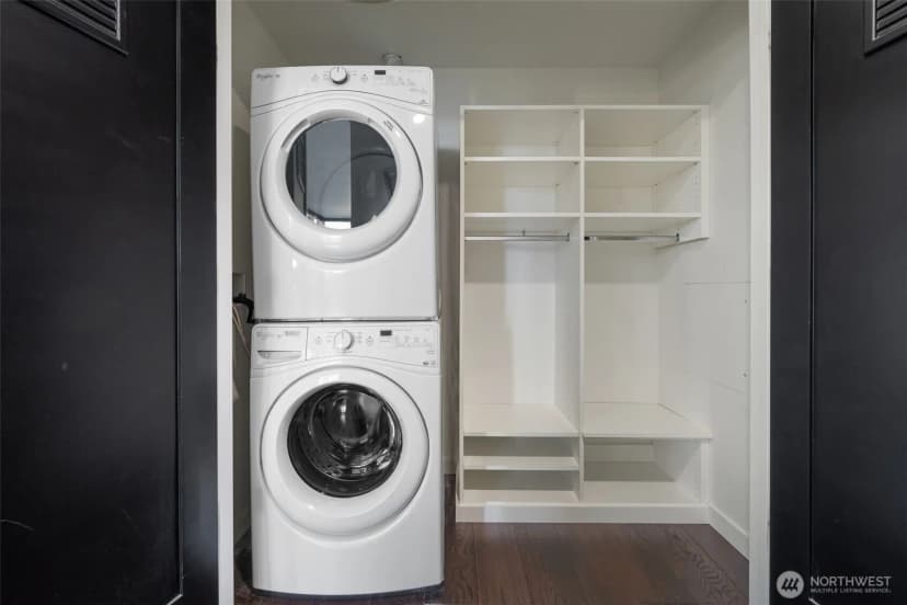 Property photo for 1321 Seneca Street #1303, Seattle photo 14