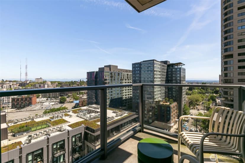 Property photo for 1321 Seneca Street #1303, Seattle photo 8
