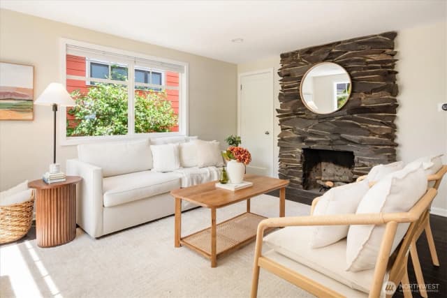 Property photo for 526 N 84th Street, Seattle photo 4