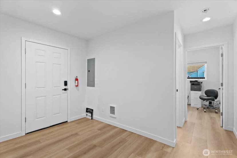 Property photo for 538 Railroad Avenue S, Kent photo 16