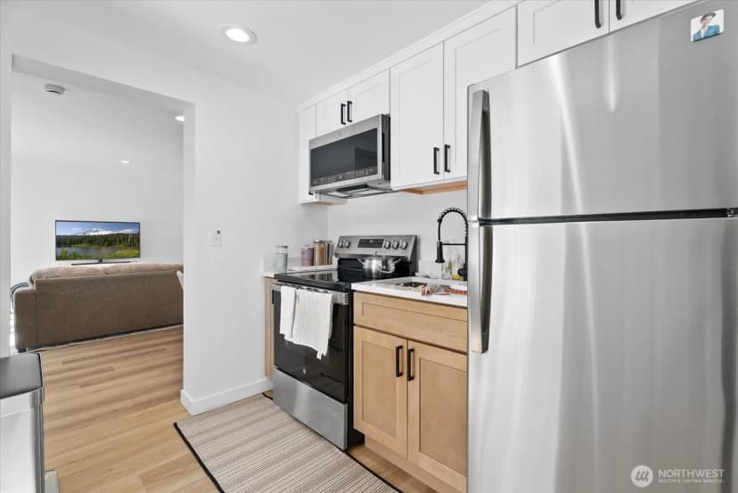 Property photo for 538 Railroad Avenue S, Kent photo 9