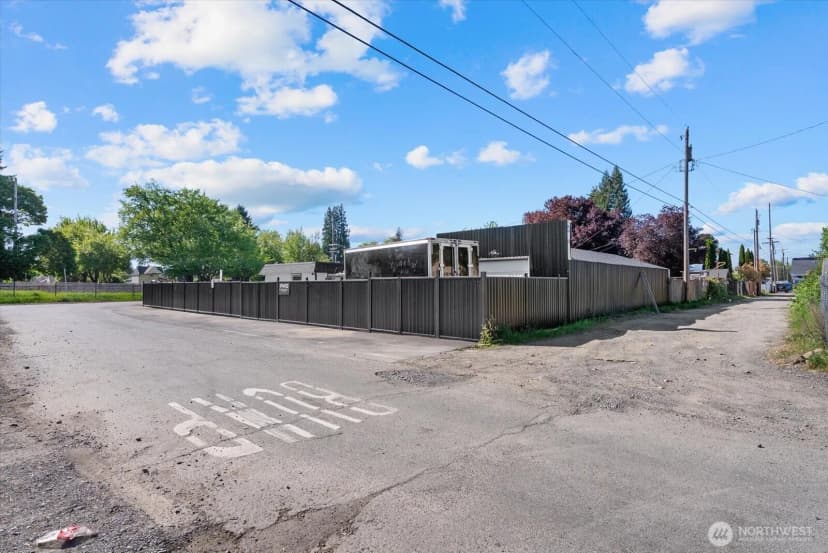 Property photo for 538 Railroad Avenue S, Kent photo 26