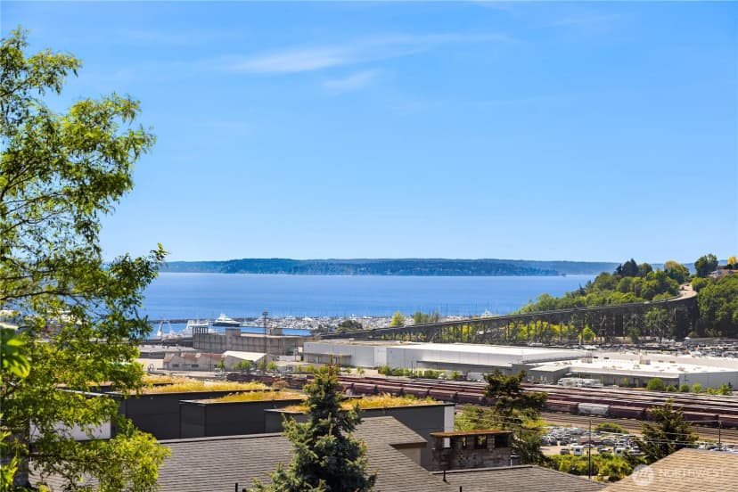 Property photo for 2601 13th Avenue W, Seattle photo 2