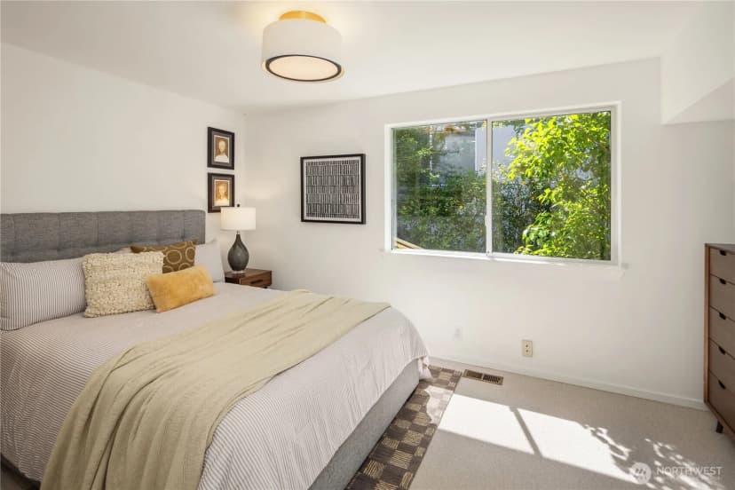 Property photo for 2601 13th Avenue W, Seattle photo 23