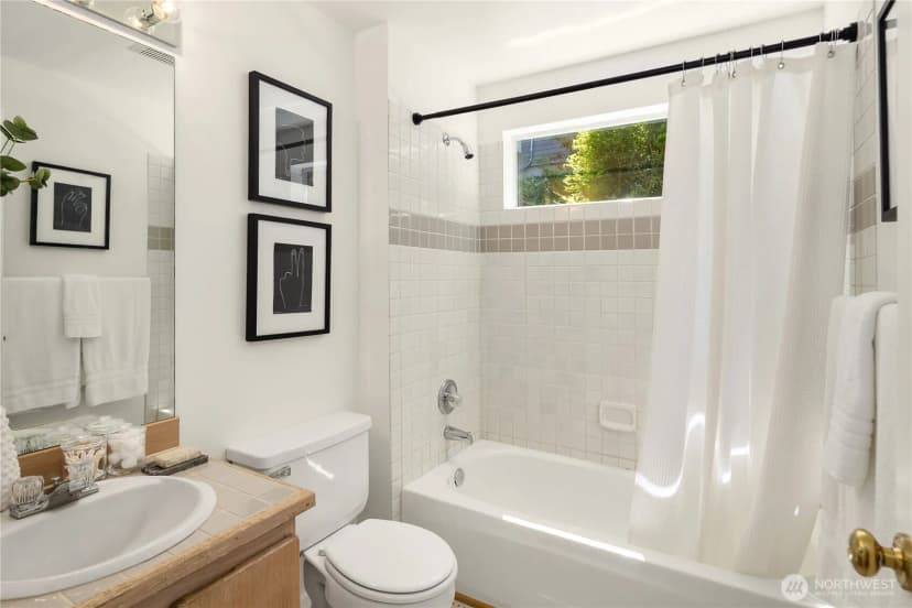 Property photo for 2601 13th Avenue W, Seattle photo 25