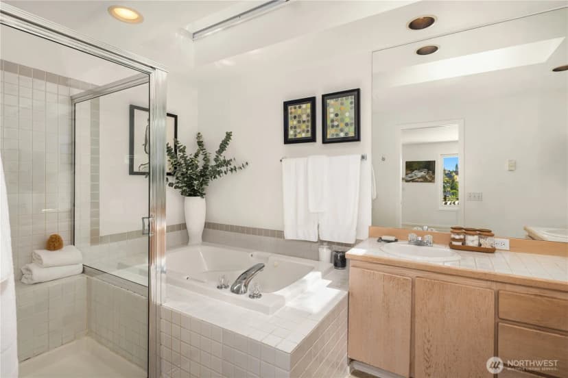 Property photo for 2601 13th Avenue W, Seattle photo 20