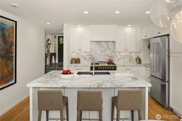 Property photo for 2601 13th Avenue W, Seattle photo 5