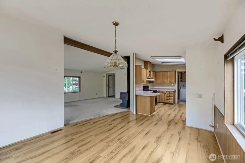 Property photo for 17125 Woodcrest Drive Ne, Bothell photo 9