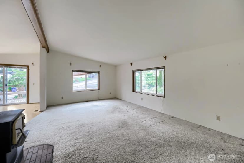 Property photo for 17125 Woodcrest Drive Ne, Bothell photo 3