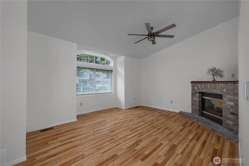 Property photo for 20711 1st Avenue E, Spanaway photo 6