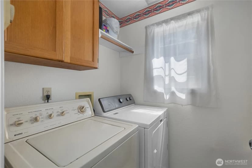Property photo for 20711 1st Avenue E, Spanaway photo 16
