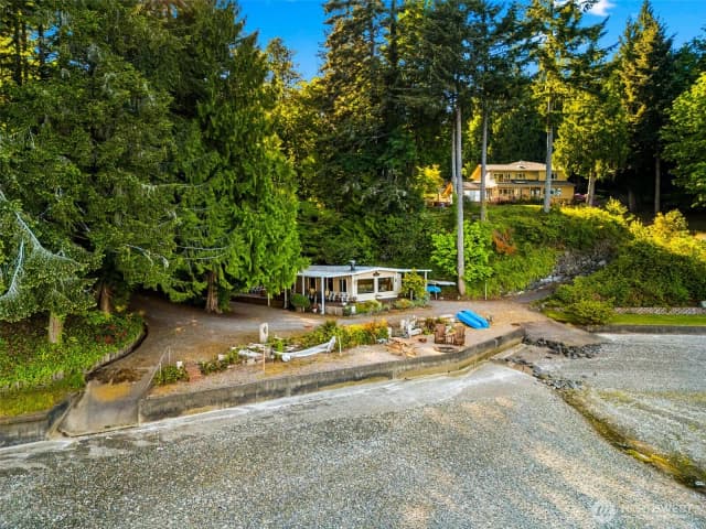 Property photo for 4736 Cooper Point Road Nw, Olympia photo 3