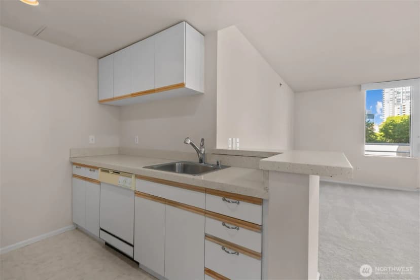 Property photo for 2600 2nd Avenue #503, Seattle photo 9