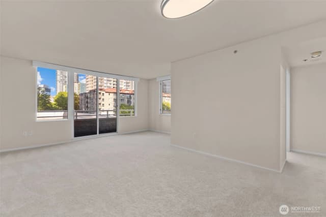 Property photo for 2600 2nd Avenue #503, Seattle photo 3