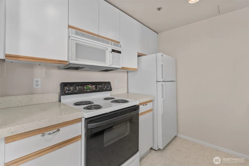 Property photo for 2600 2nd Avenue #503, Seattle photo 10