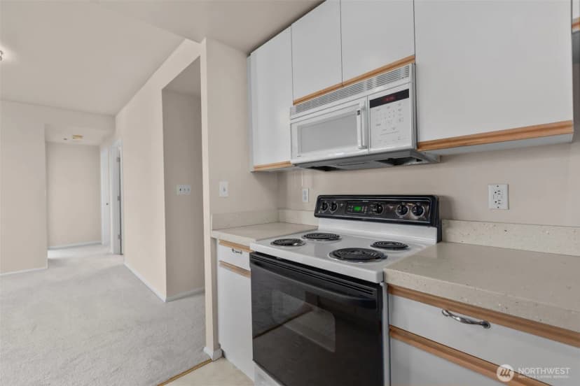 Property photo for 2600 2nd Avenue #503, Seattle photo 12