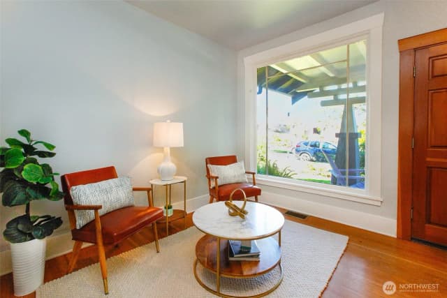 Property photo for 6525 23rd Avenue Ne, Seattle photo 5
