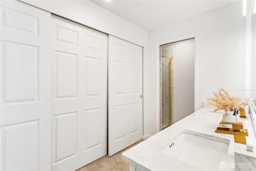 Property photo for 4421 147th Place Ne #b6, Bellevue photo 8